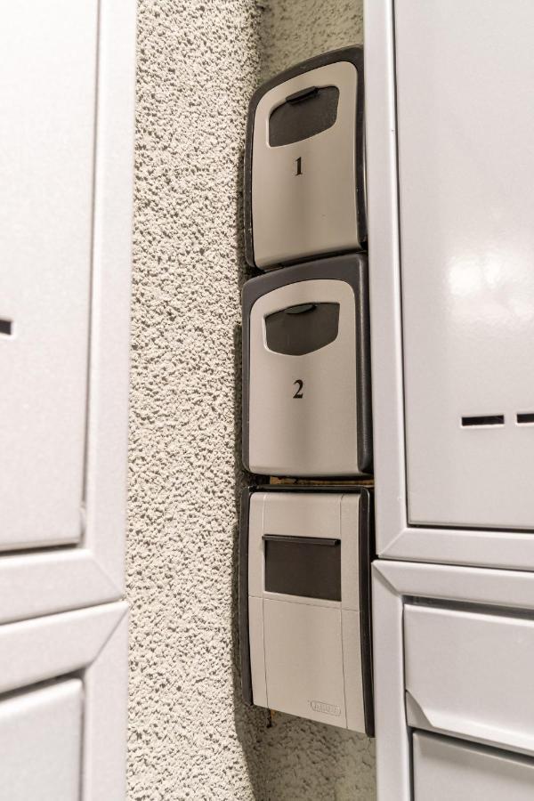 Studio Brand New Apartment #28 In New Building With Free Parking In City Center Prague Exterior photo
